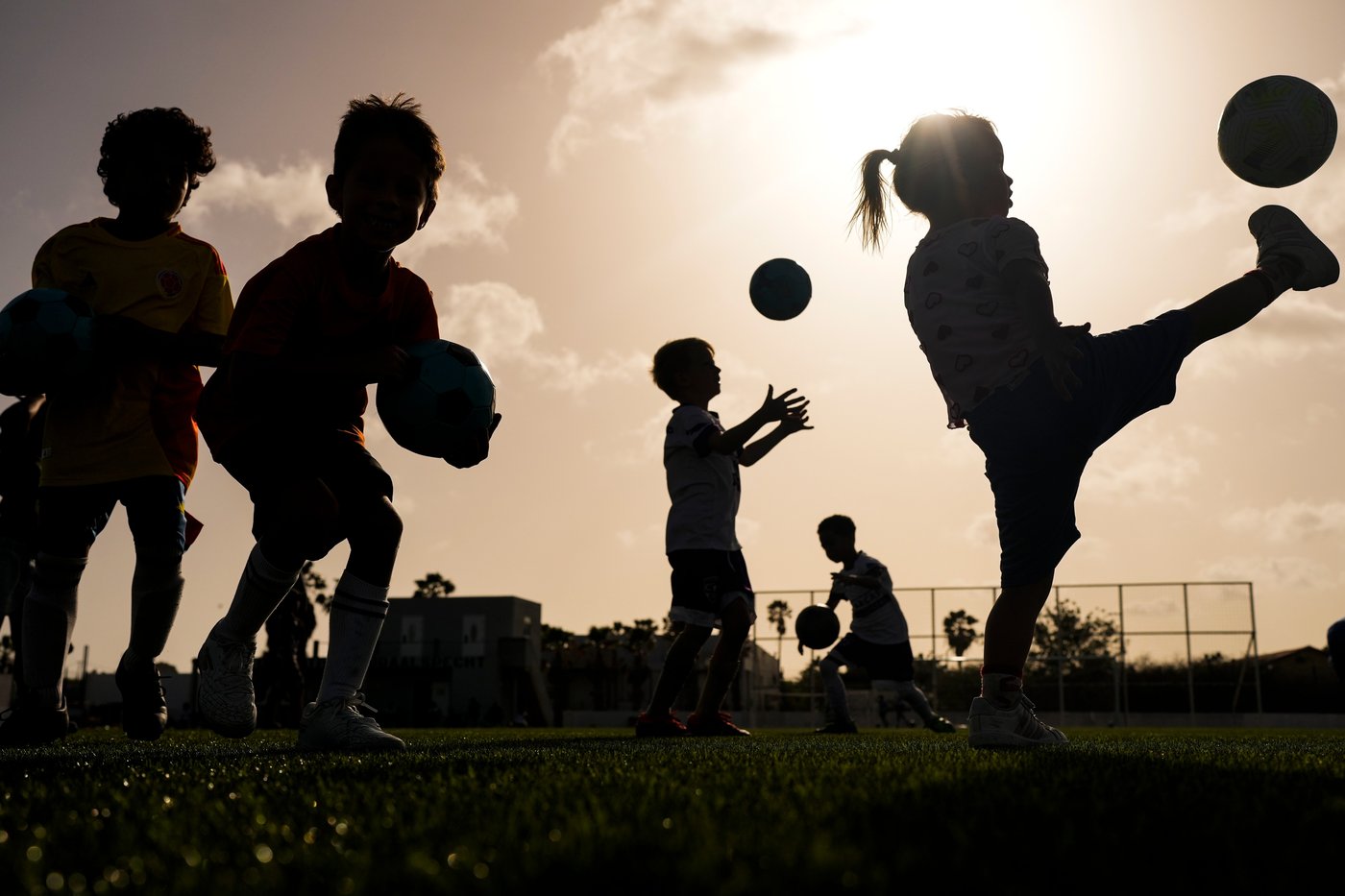 The Blue Wave from tiny Curaçao is making World Cup history | iNFOnews.ca