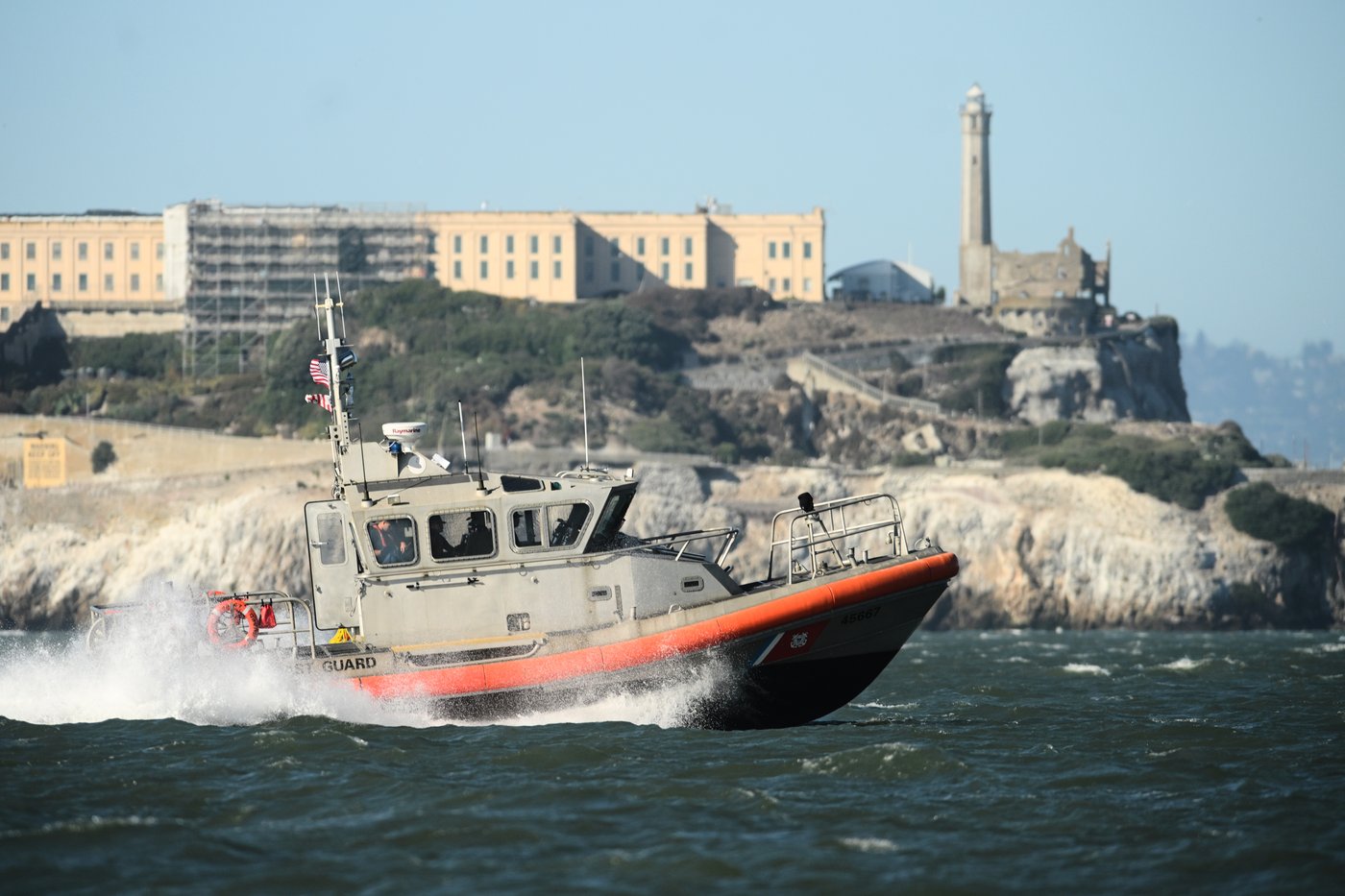 1 dead and 2 missing after boat sinks near Alcatraz Island off San Francisco | iNFOnews.ca 1 dead and 2 missing after boat sinks near Alcatraz Island off San Francisco | iNFOnews.ca