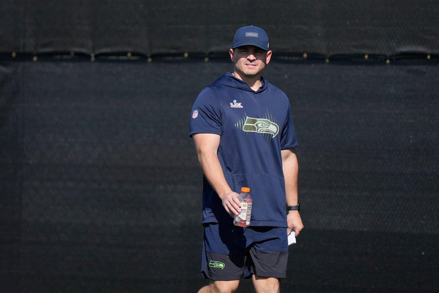 Drake Maye and the Patriots take on Sam Darnold and the Seahawks in Super Bowl 60 | iNFOnews.ca