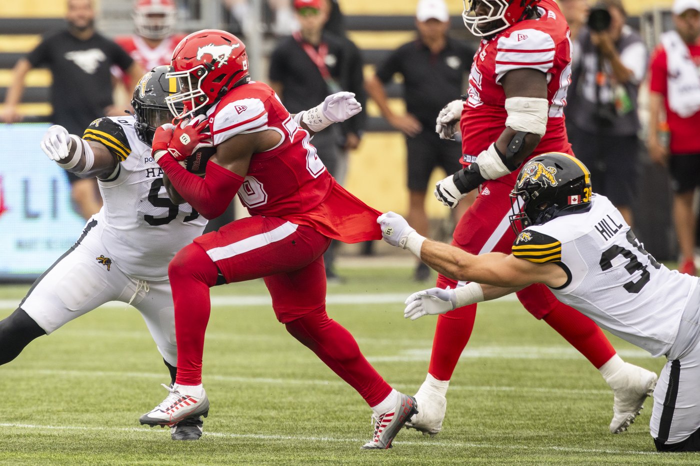 Adams Jr. throws CFL-best 21st TD pass as Stampeders defeat Ticats 44-20 | iNFOnews.ca