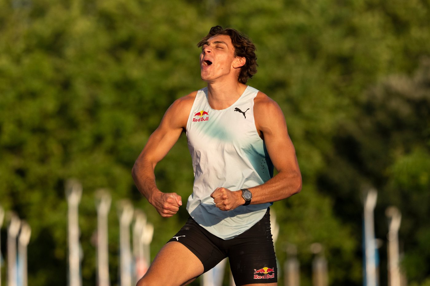 Mondo Duplantis relishes win at lakeside pole vault event and just misses world record | iNFOnews.ca