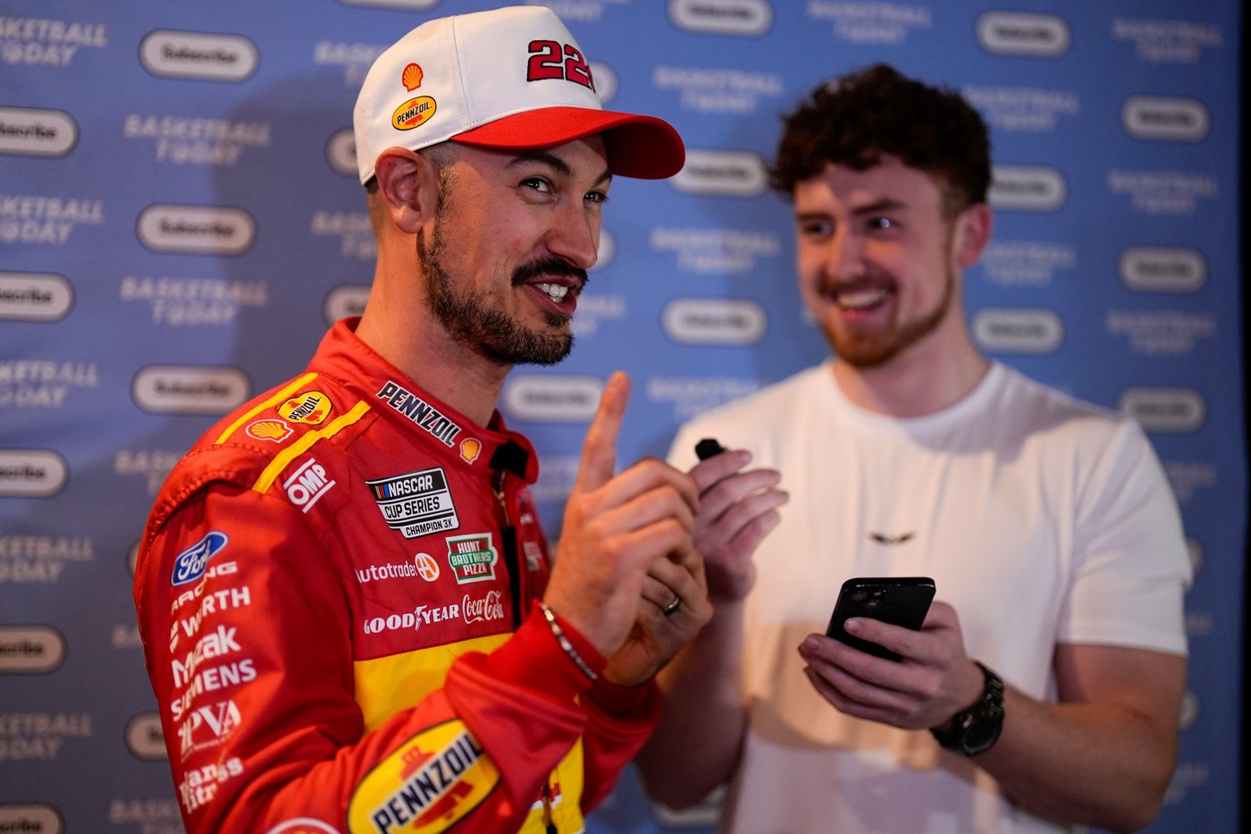 Brad Keselowski's broken leg was so painful that he thought a hacksaw would feel better | iNFOnews.ca Brad Keselowski's broken leg was so painful that he thought a hacksaw would feel better | iNFOnews.ca