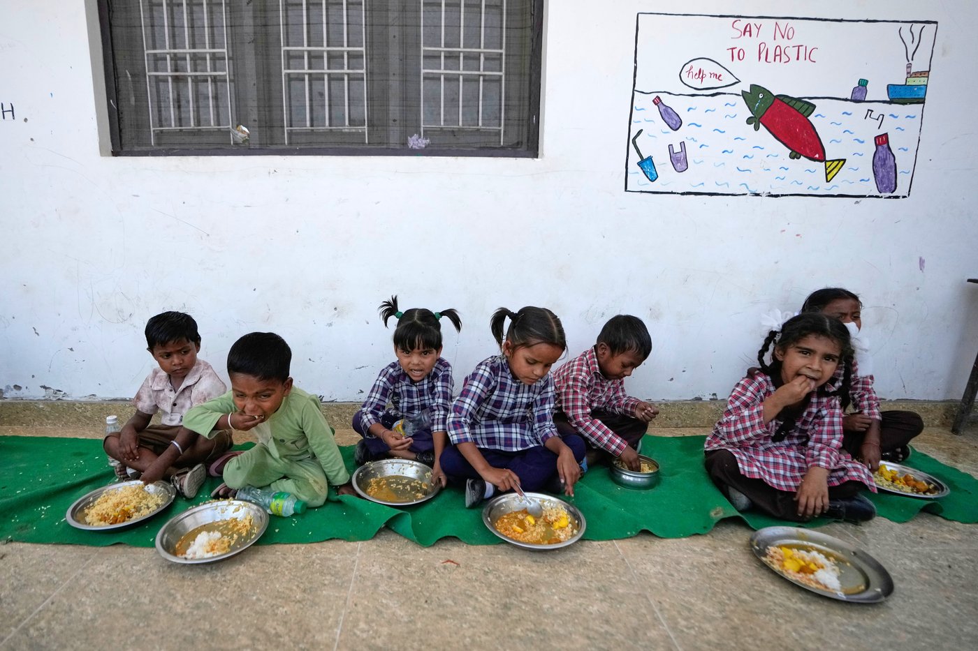Daily life around the world, in photos | iNFOnews.ca