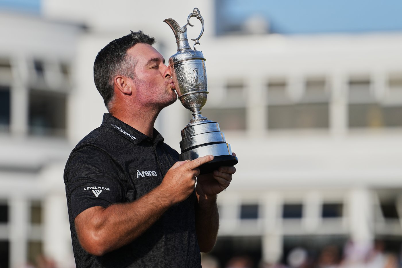 British Open winner Ryan Fox arrives back in New Zealand, hankering for sleep and a pie | iNFOnews.ca
