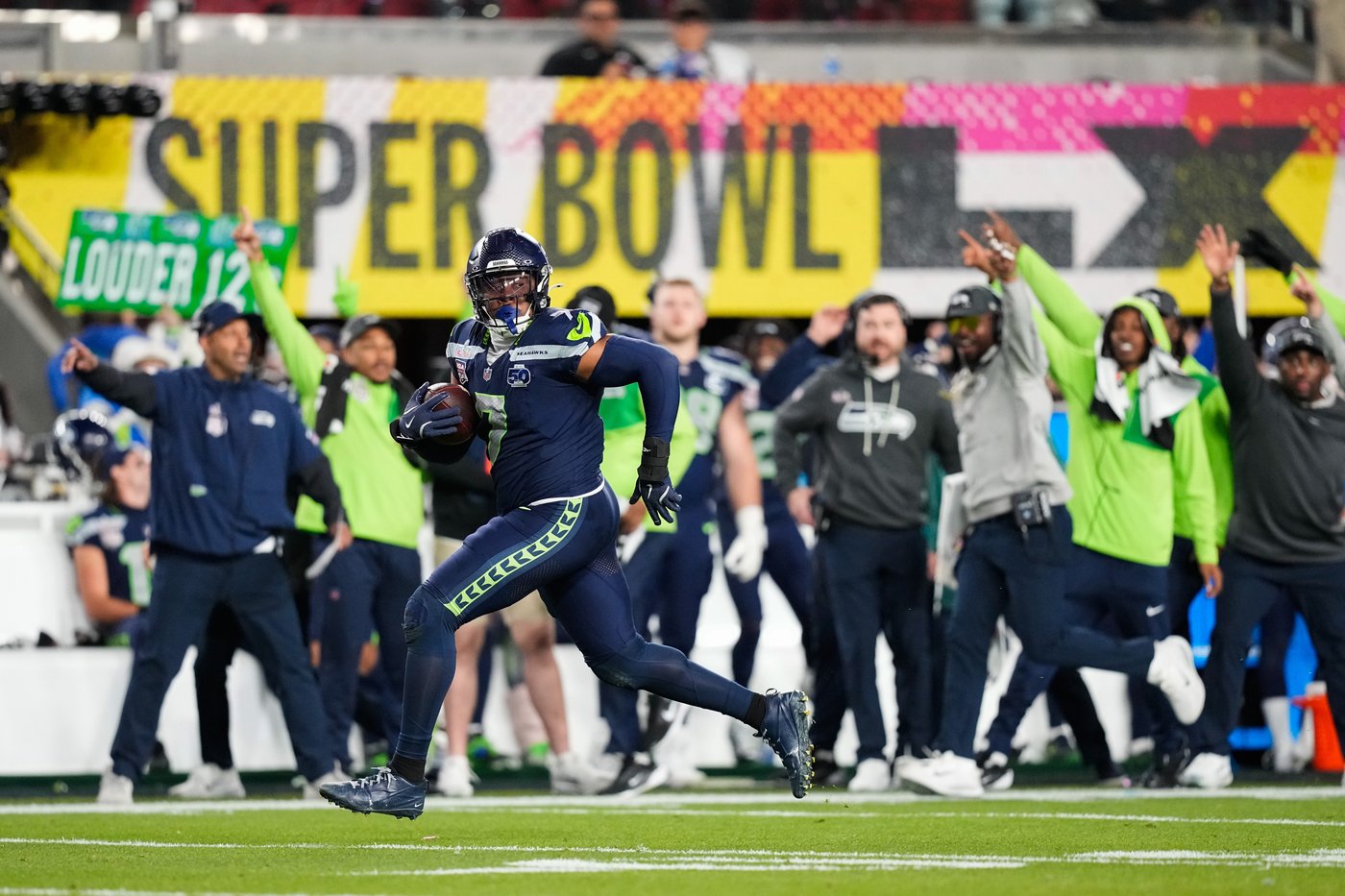 Highlights from Super Bowl 60 in photos | iNFOnews.ca