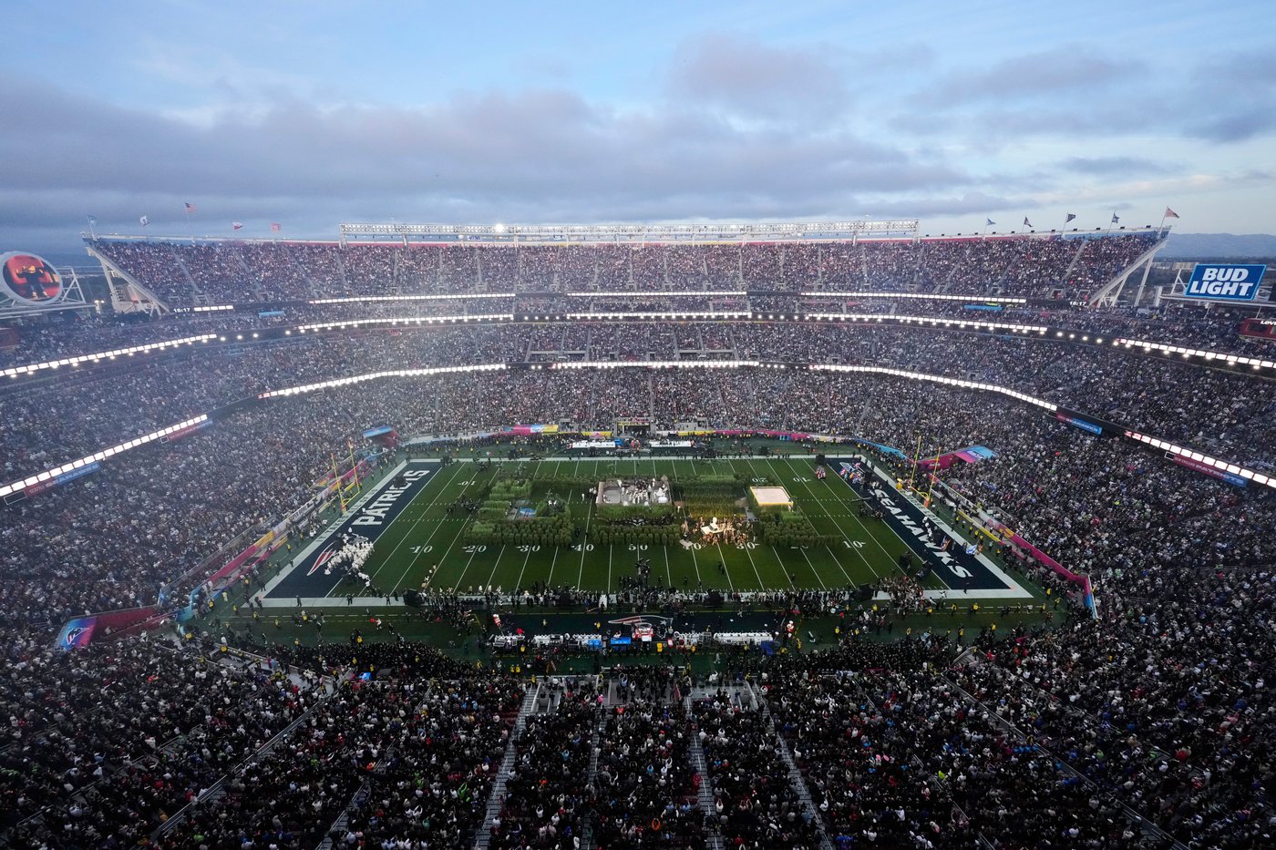 Highlights from Super Bowl 60 in photos | iNFOnews.ca