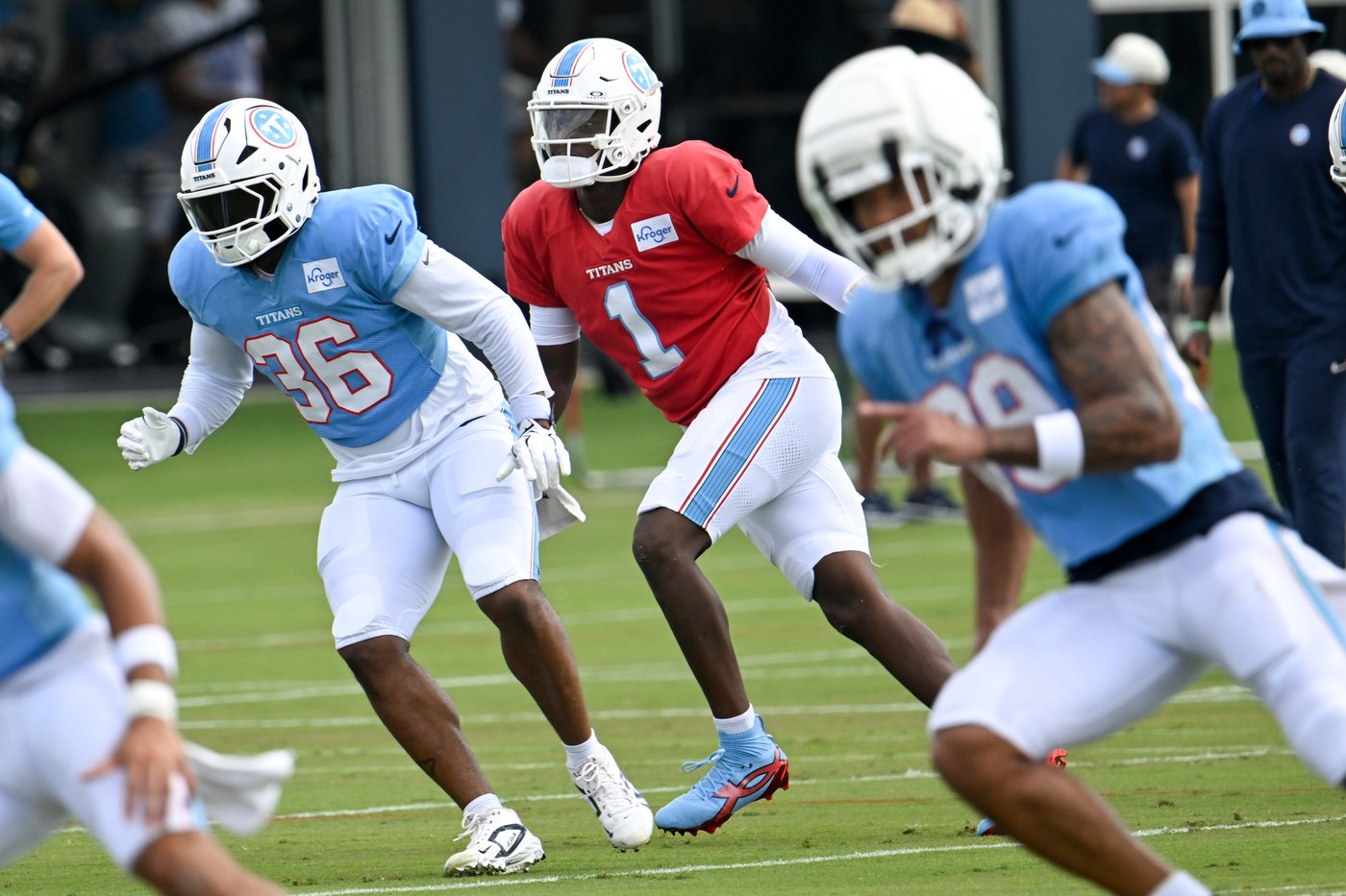 Titans left tackle Dan Moore Jr. returns; Elic Ayomanor leaves with shoulder issue | iNFOnews.ca Titans left tackle Dan Moore Jr. returns; Elic Ayomanor leaves with shoulder issue | iNFOnews.ca