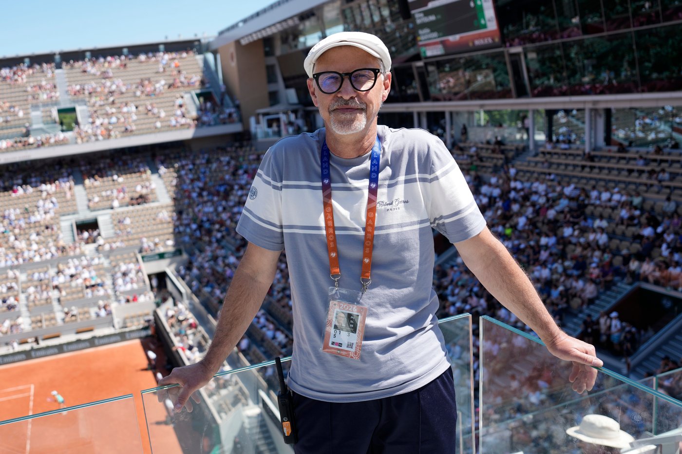 French Open groundskeepers drench the clay courts with water and salt during heat wave | iNFOnews.ca