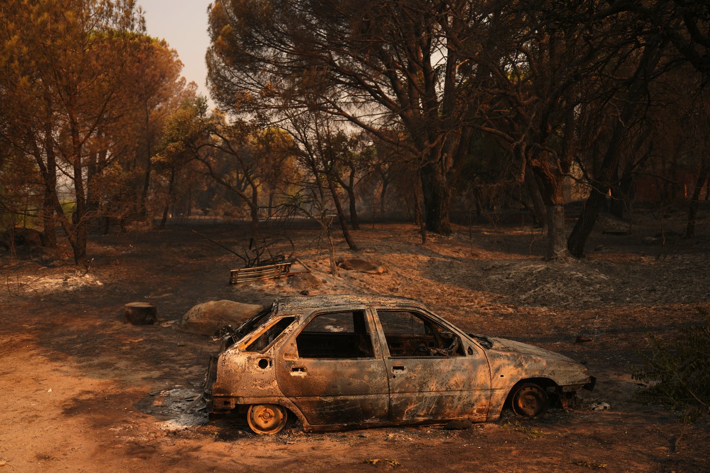 France orders 4,000 more evacuated as fires displace a third of a million across southwest Europe | iNFOnews.ca