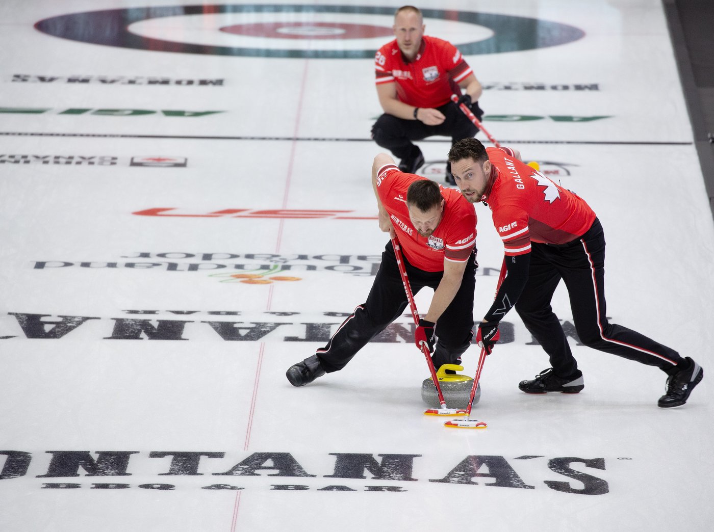Gushue rides wave of hometown support to undefeated record in Brier pool play | iNFOnews.ca