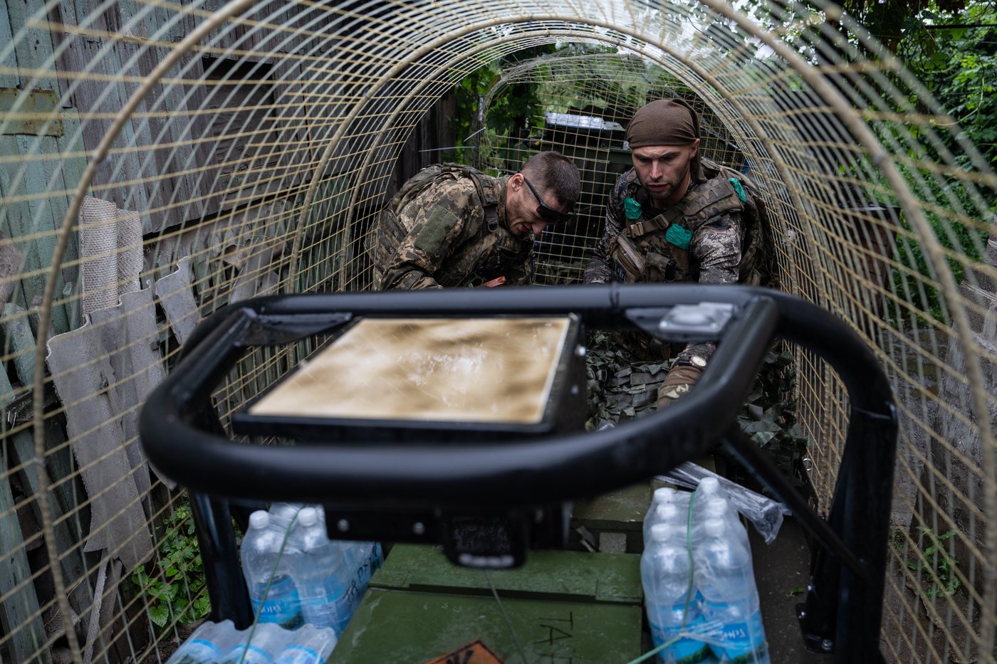 Russian attacks kill 6 and wound 29 as Ukrainian forces target oil tankers | iNFOnews.ca