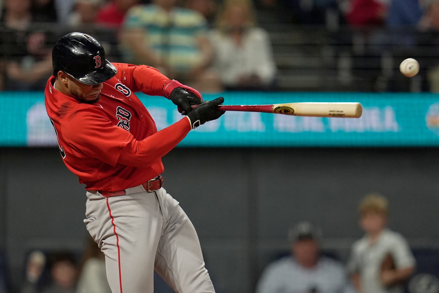Martínez comes up with key hit, fielding play as Guardians hold on for 4-3 win over Red Sox | iNFOnews.ca