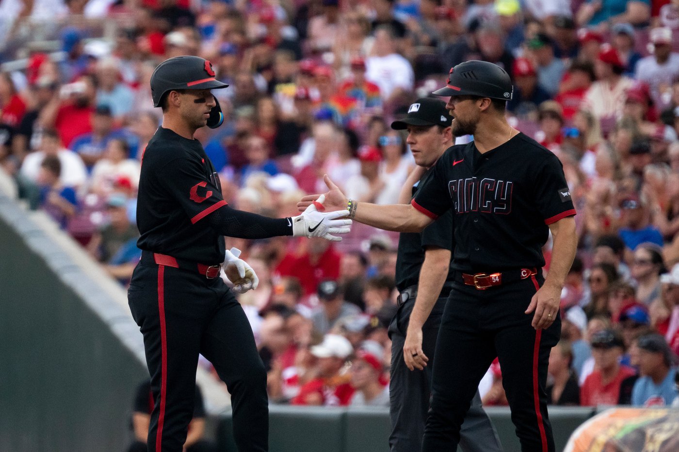 Hunter Greene strikes out 12 and allows 3 hits in 7 innings as Reds defeat Cubs 4-0 | iNFOnews.ca