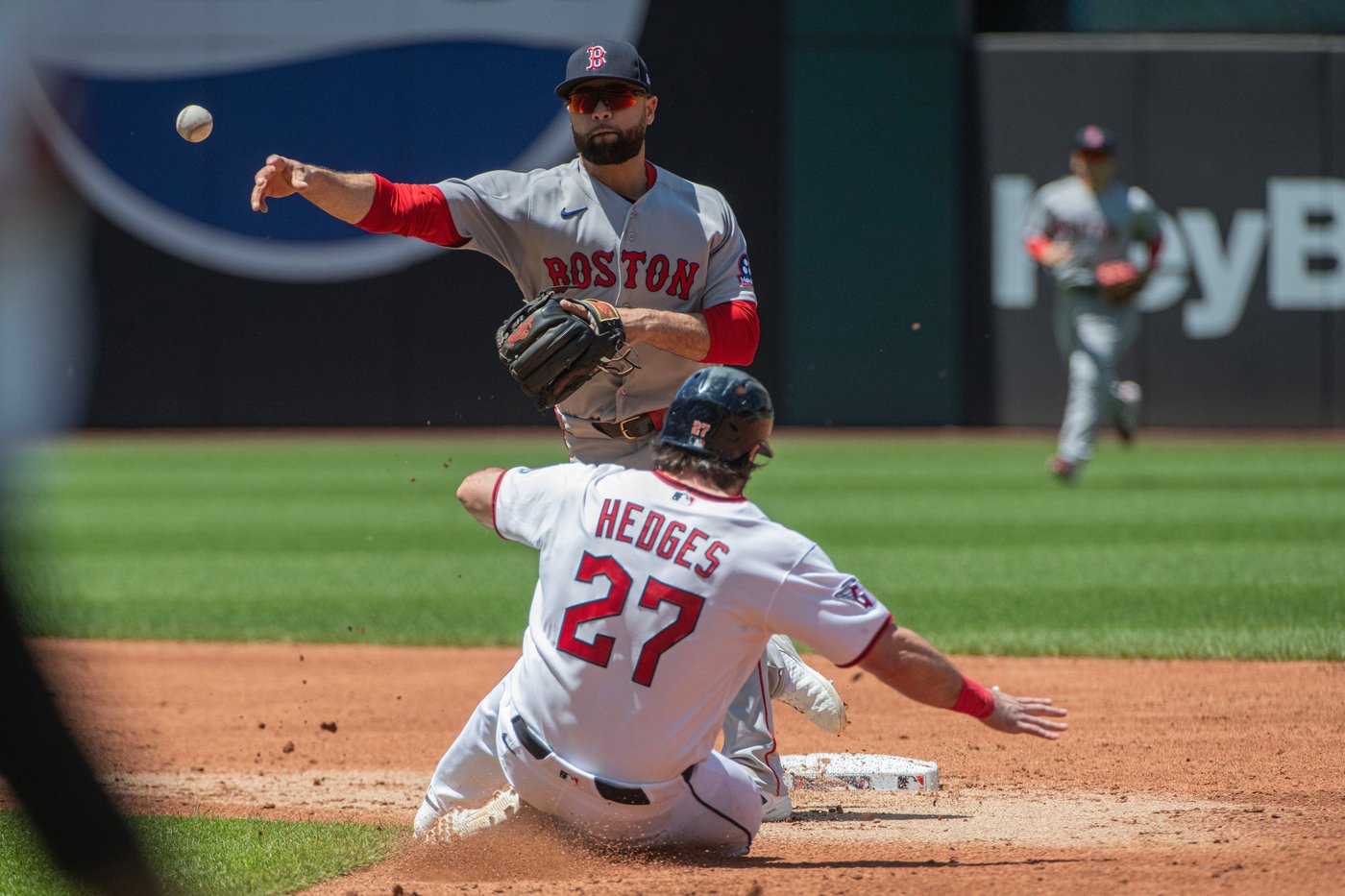 Red Sox break through with 6 runs in the 7th to defeat Guardians 9-4 | iNFOnews.ca