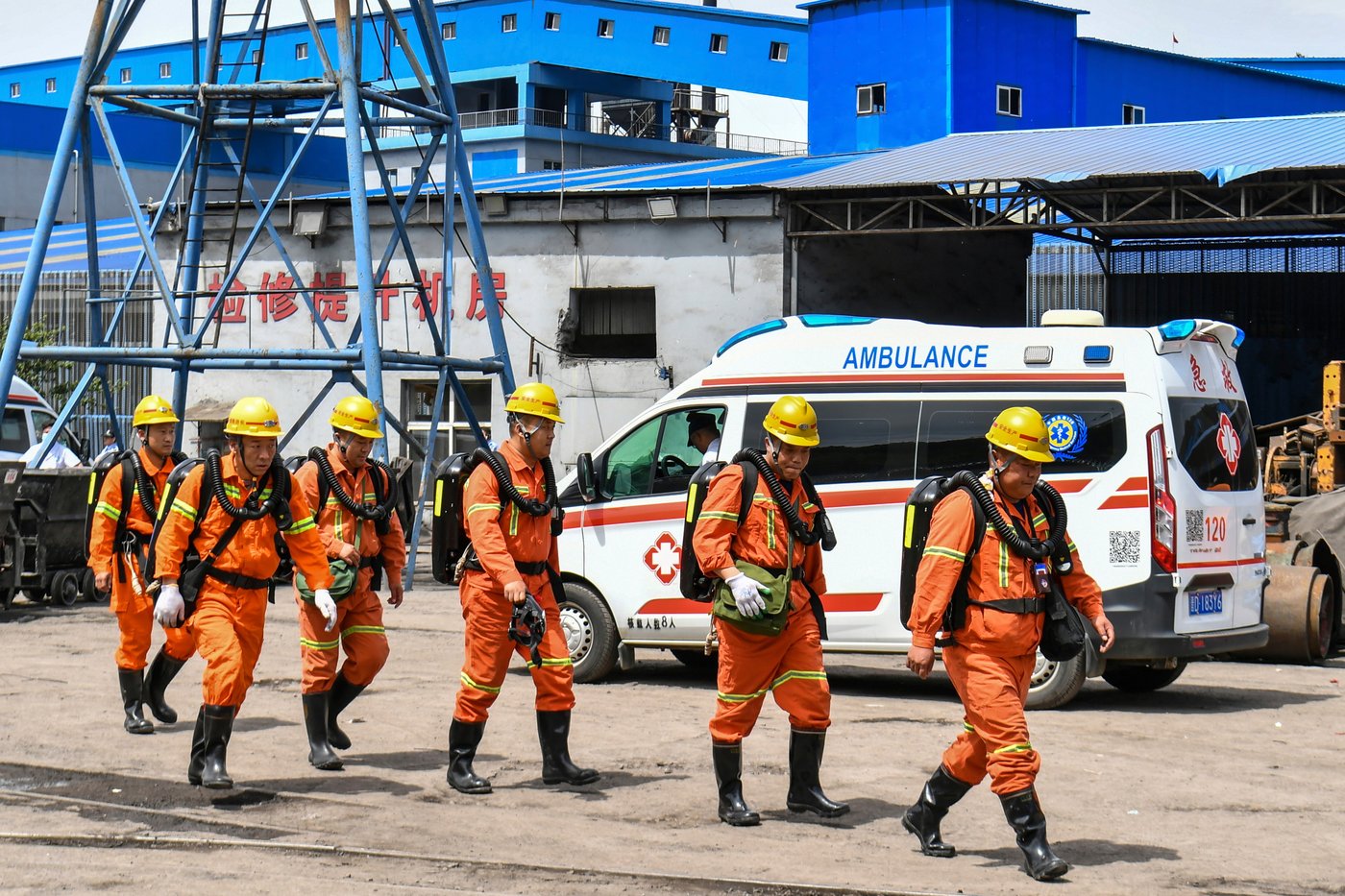 Coal mine explosion in China kills 90 people, state media say | iNFOnews.ca