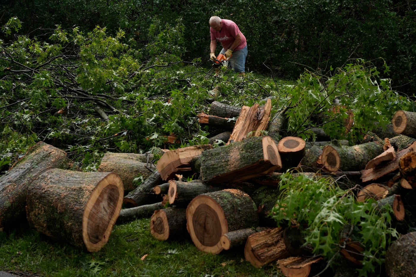 Deaths and damage reported as severe weather in the Midwest spawns tornadoes and flash flooding | iNwheels Deaths and damage reported as severe weather in the Midwest spawns tornadoes and flash flooding | iNwheels