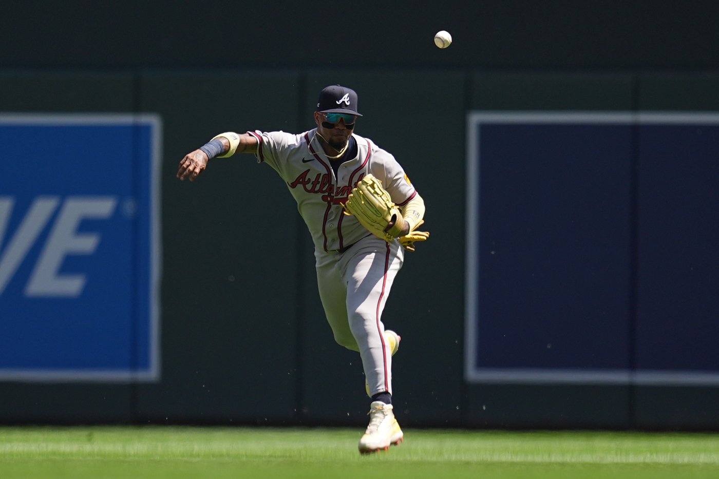 Clemens has 3 RBIs as the Twins beat the Braves 6-4 to sweep their three-game series | iNFOnews.ca Clemens has 3 RBIs as the Twins beat the Braves 6-4 to sweep their three-game series | iNFOnews.ca