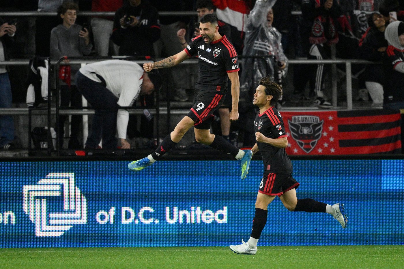 Prince Owusu hat trick helps Montreal rally for 4-4 tie with D.C. United | iNFOnews.ca