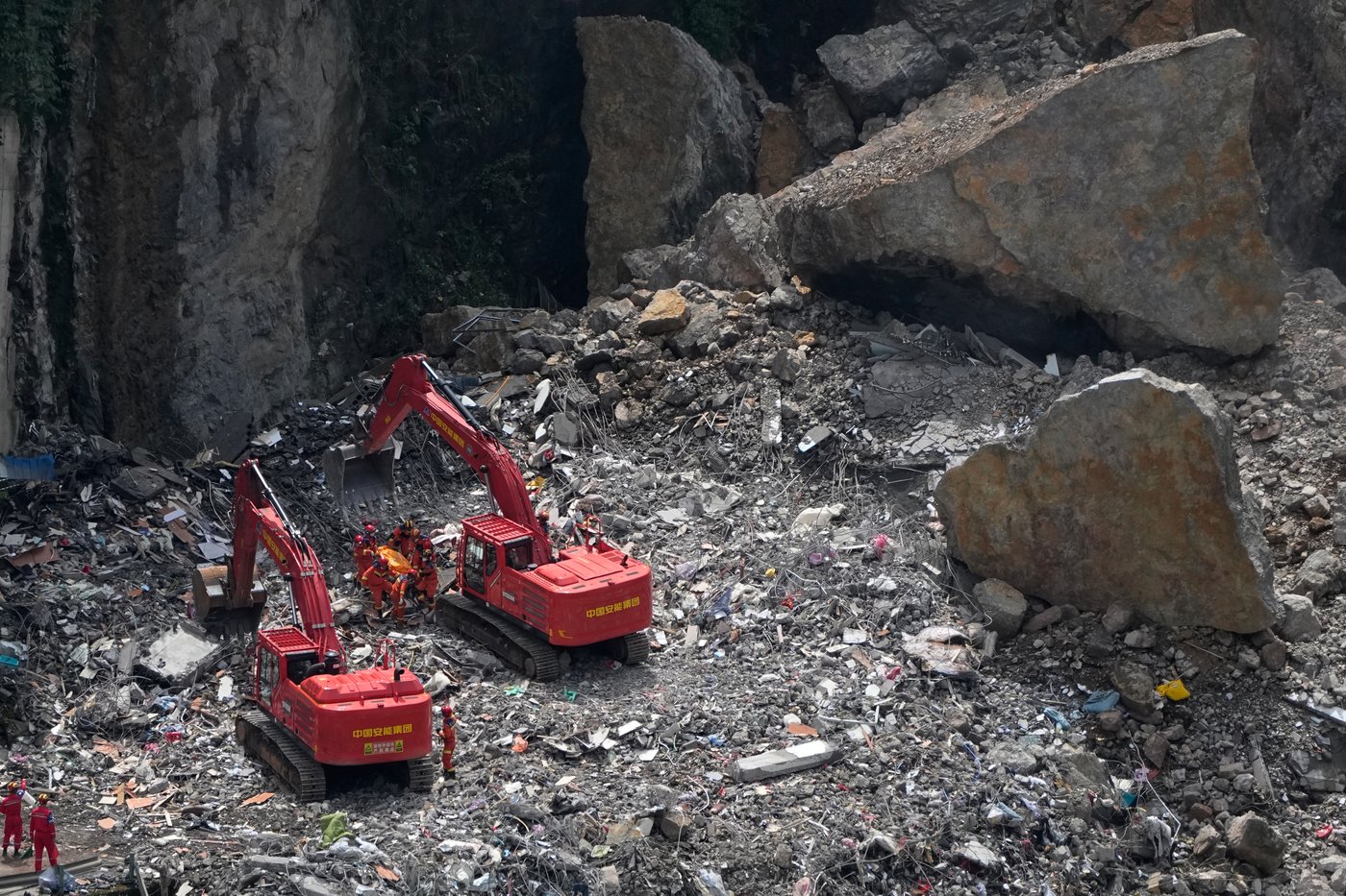 Toll from landslide in southwestern China rises to 11 dead, with 50 people still missing | iNFOnews.ca