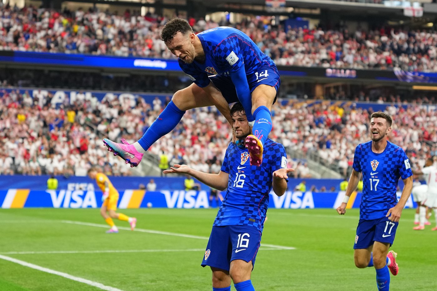 Harry Kane ties England's record for World Cup goals in 4-2 win over Croatia | iNFOnews.ca