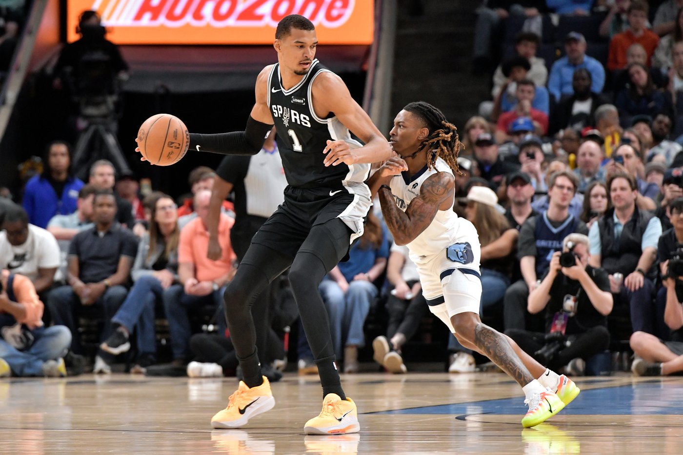Wembanyama dominates inside as Spurs trounce Grizzlies 123-98 | iNFOnews.ca Wembanyama dominates inside as Spurs trounce Grizzlies 123-98 | iNFOnews.ca