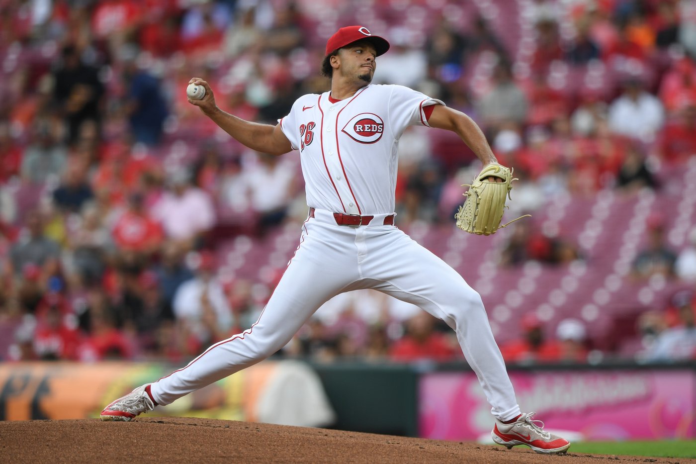 Burns wins 12th straight decision, Stewart hits 24th HR, as Reds beat Pirates 10-2 | iNFOnews.ca Burns wins 12th straight decision, Stewart hits 24th HR, as Reds beat Pirates 10-2 | iNFOnews.ca