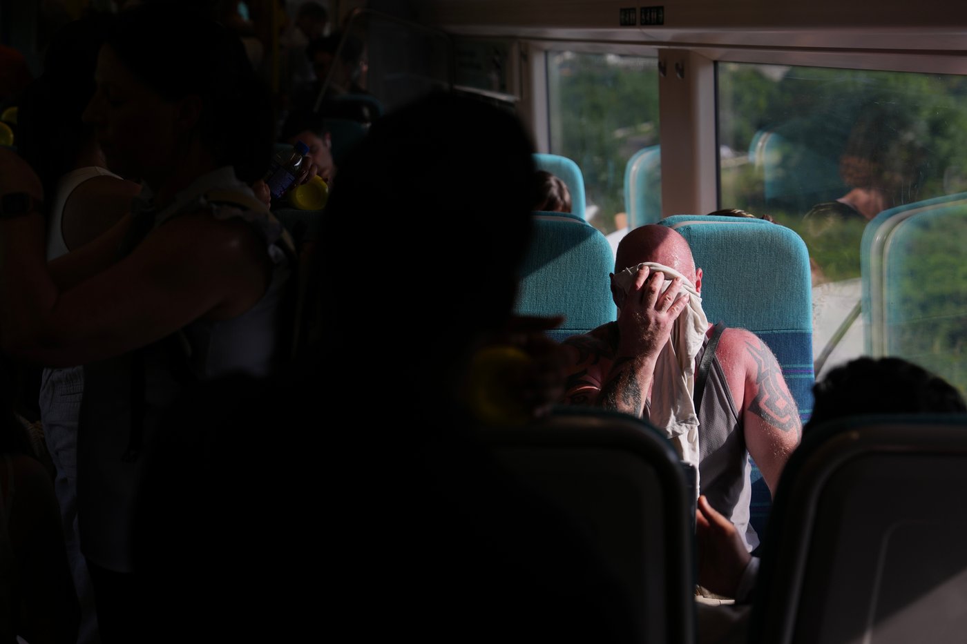 An early heat wave hits Europe, in photos | iNFOnews.ca