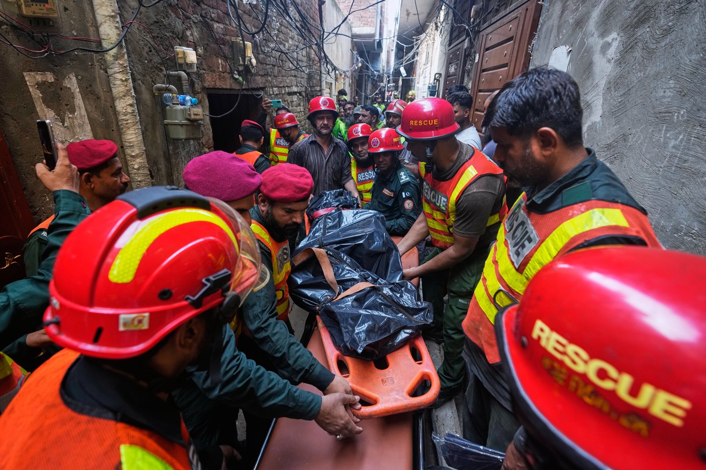 Monsoon rains trigger house collapse in Lahore, killing 9 family members | iNFOnews.ca Monsoon rains trigger house collapse in Lahore, killing 9 family members | iNFOnews.ca