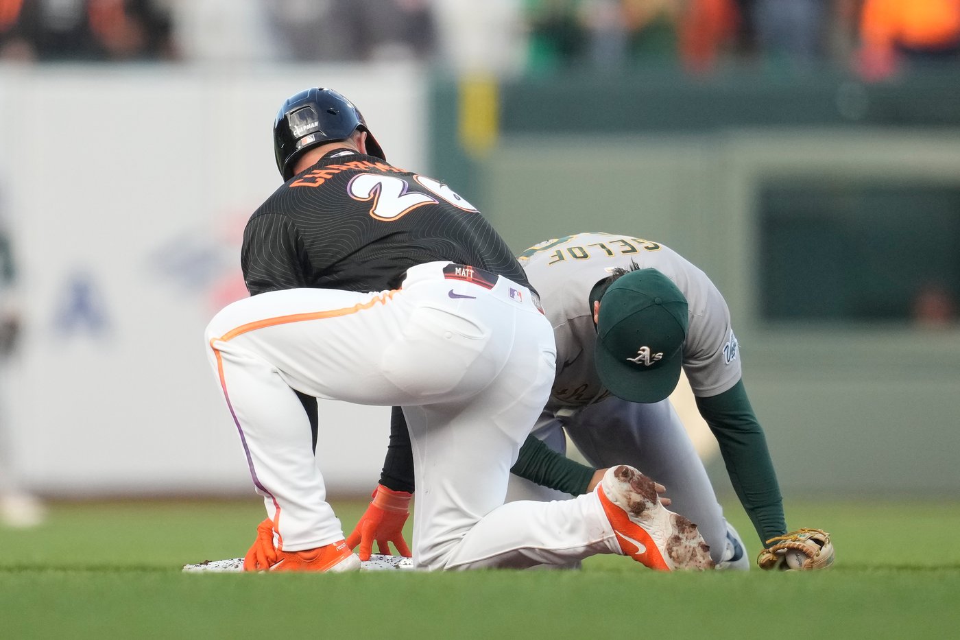Robbie Ray limits Athletics to an unearned run and 2 hits in 8 innings as Giants win 3-1 | iNFOnews.ca Robbie Ray limits Athletics to an unearned run and 2 hits in 8 innings as Giants win 3-1 | iNFOnews.ca