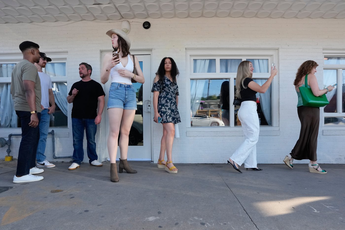 Such great heights: They're tall, they're proud - and they're getting together | iNFOnews.ca Such great heights: They're tall, they're proud - and they're getting together | iNFOnews.ca