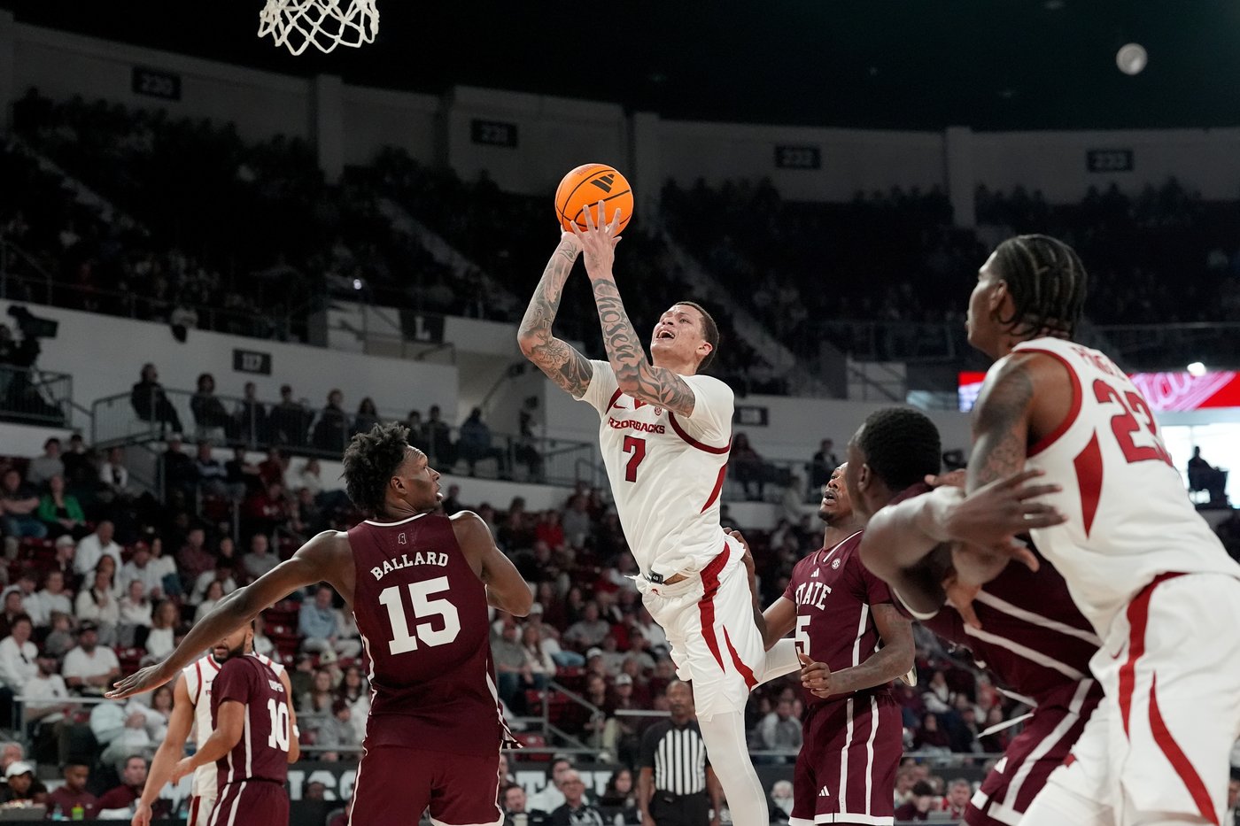 No. 21 Arkansas cruises past Mississippi State, 88-68, behind Acuff's 24 points | iNFOnews.ca