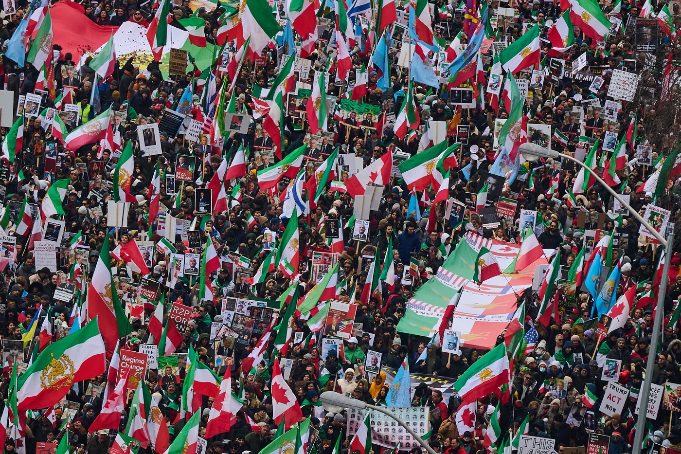 Hundreds of thousands march in Toronto rally in support of Iran protests | iNFOnews.ca