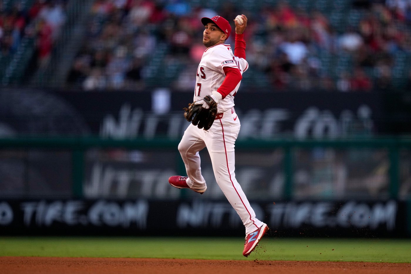 Meckler, Madrigal each have 4 hits in the Angels' 11-4 win over the Rockies | iNFOnews.ca