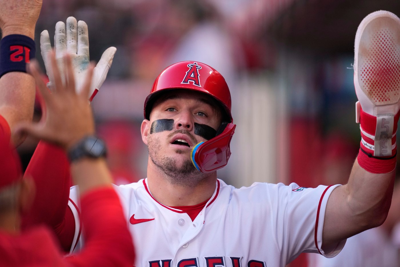 Meckler, Madrigal each have 4 hits in the Angels' 11-4 win over the Rockies | iNFOnews.ca