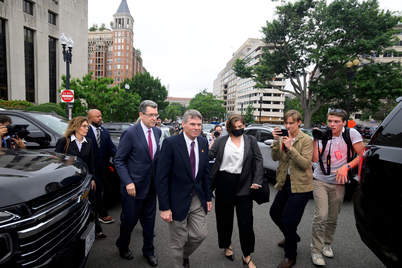 Former Olympian pleads not guilty in Reflecting Pool damage case after Trump alleged vandalism | iNFOnews.ca
