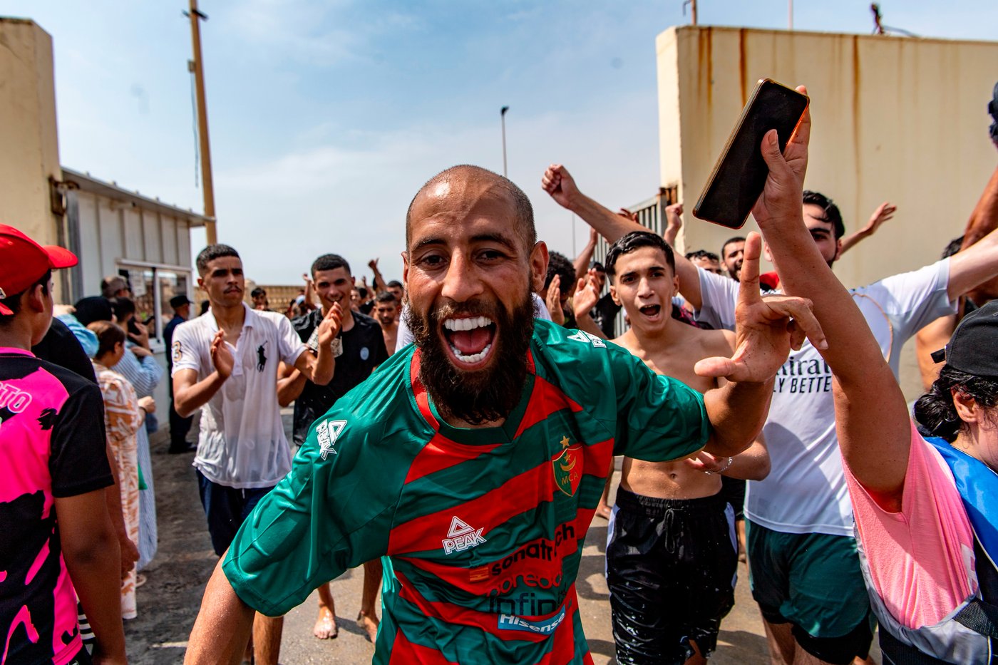 ‘Absolute chaos’ as thousands of people breach Morocco’s border with Spain's Ceuta | iNFOnews.ca ‘Absolute chaos’ as thousands of people breach Morocco’s border with Spain's Ceuta | iNFOnews.ca