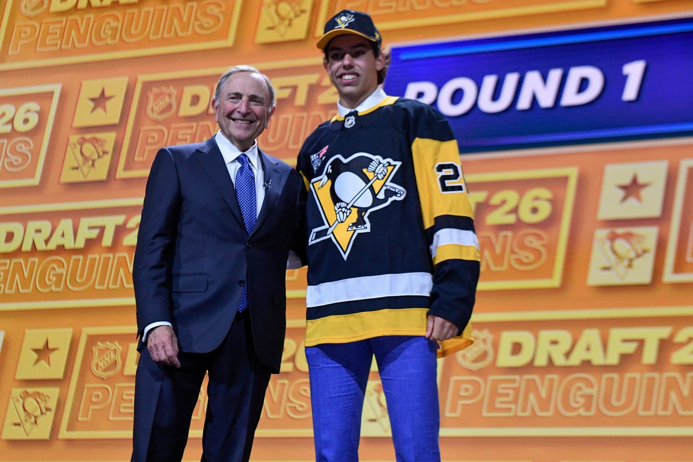 'I was pretty stressed': Pittsburgh Penguins keep Ruck twins together at NHL draft | iNFOnews.ca