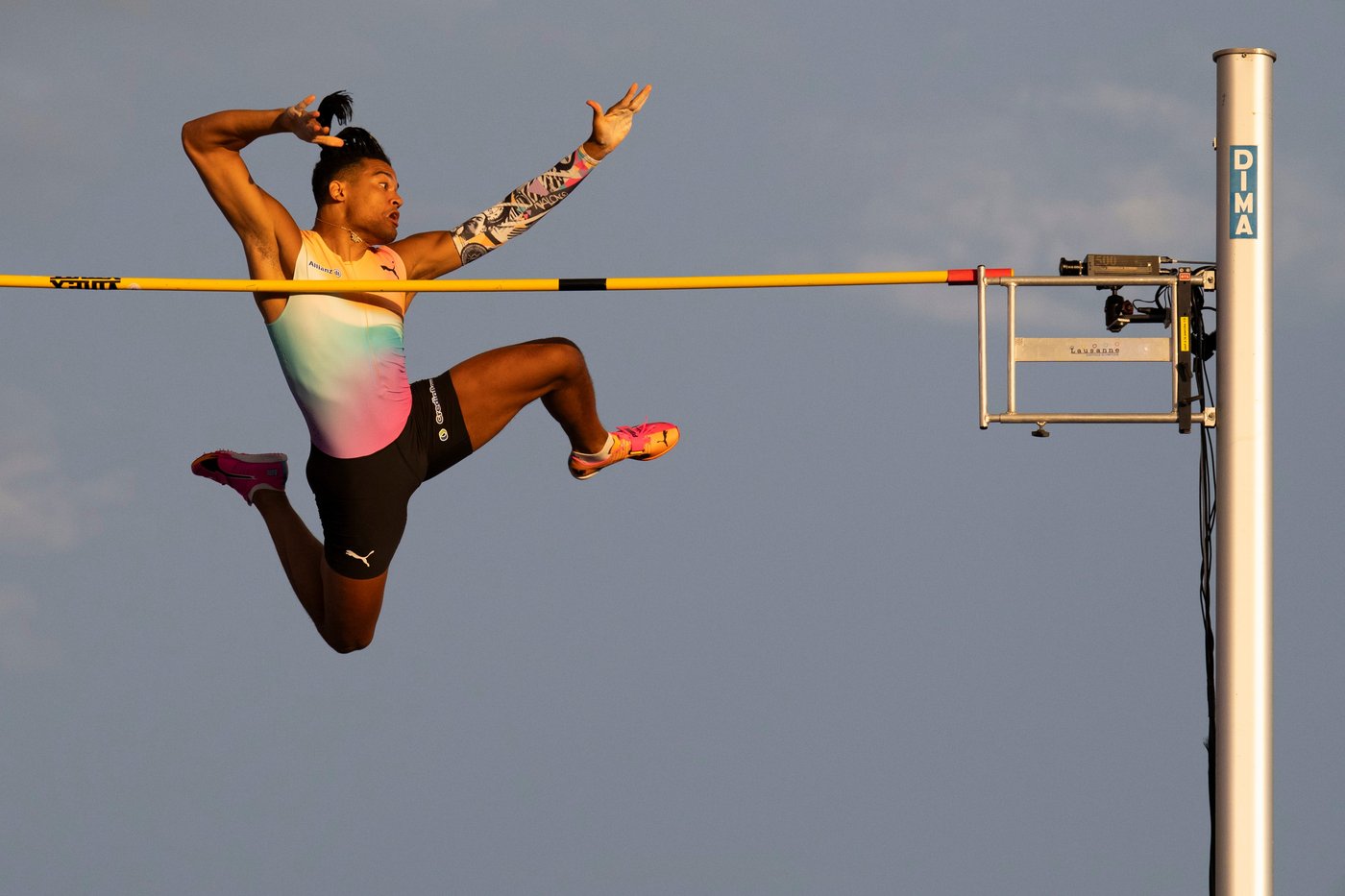 Mondo Duplantis relishes win at lakeside pole vault event and just misses world record | iNFOnews.ca