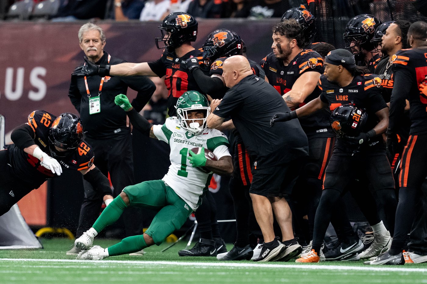 Lions win fourth straight with convincing 30-16 decision over Roughriders | iNFOnews.ca Lions win fourth straight with convincing 30-16 decision over Roughriders | iNFOnews.ca