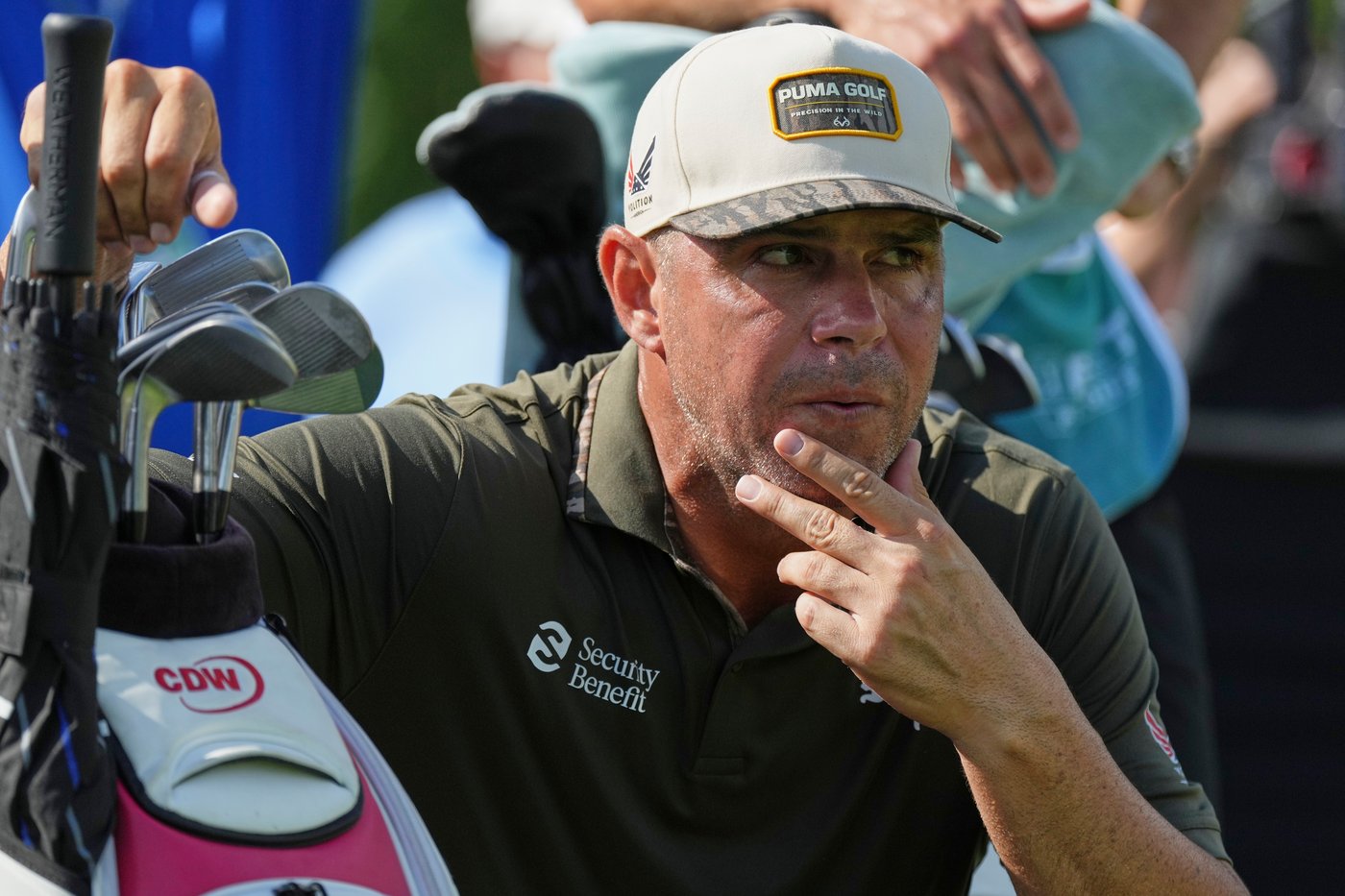 Rory McIlroy makes quick turnaround for 5-way share of the lead at BMW as ailing Scheffler fades | iNFOnews.ca Rory McIlroy makes quick turnaround for 5-way share of the lead at BMW as ailing Scheffler fades | iNFOnews.ca
