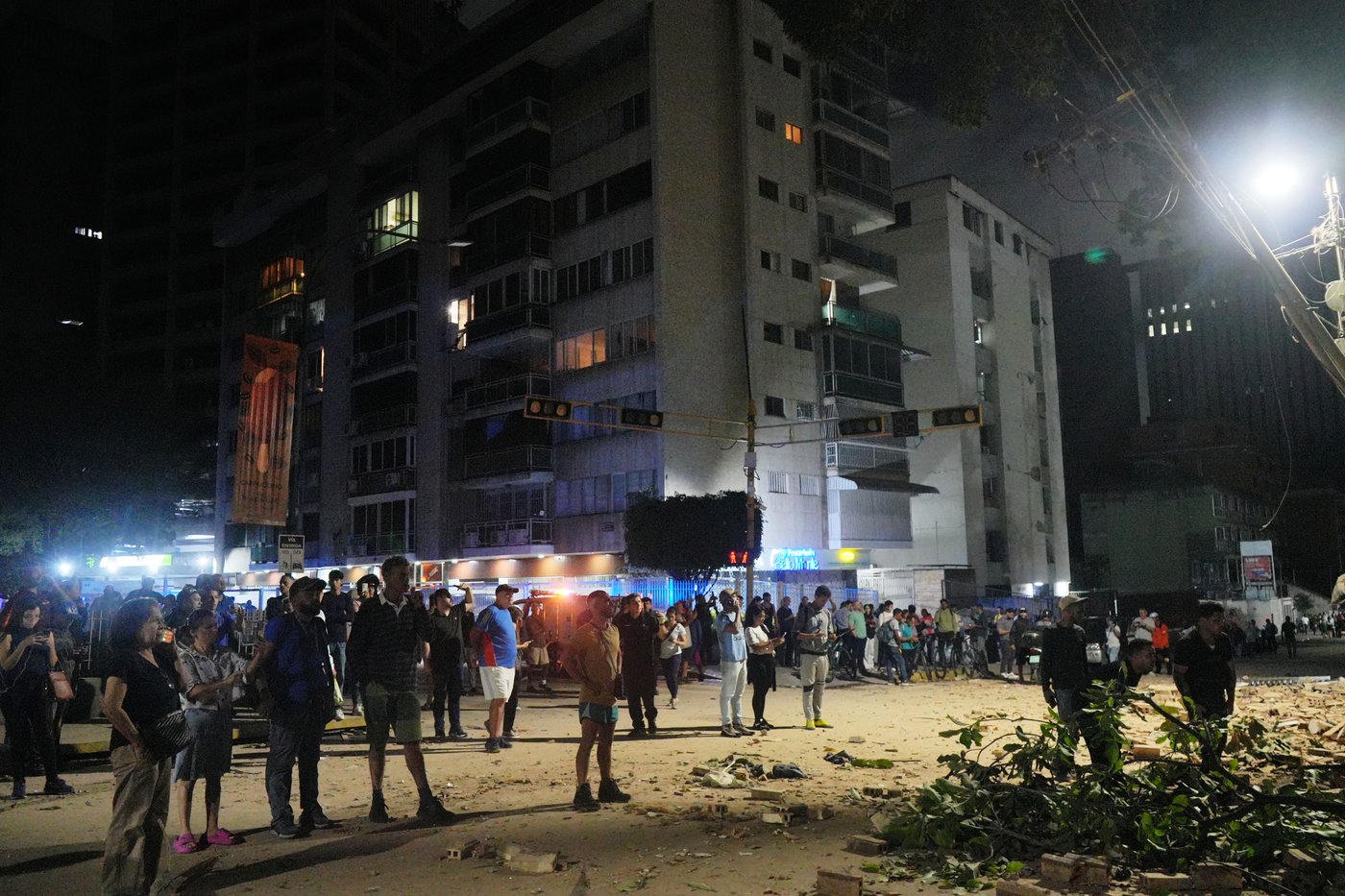 Twin earthquakes strike Venezuela, in photos | iNFOnews.ca