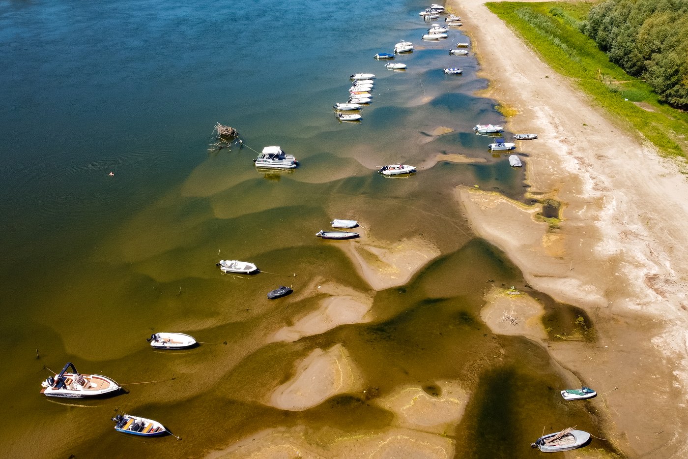 Record-low Danube River affects tourism and industry as drought and heat grip Central Europe | iNFOnews.ca