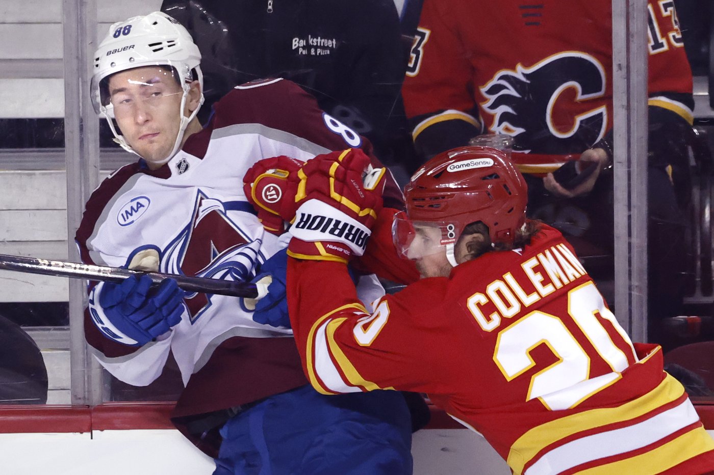 League-leading Avalanche rally late to roll past Flames 3-1 | iNFOnews.ca