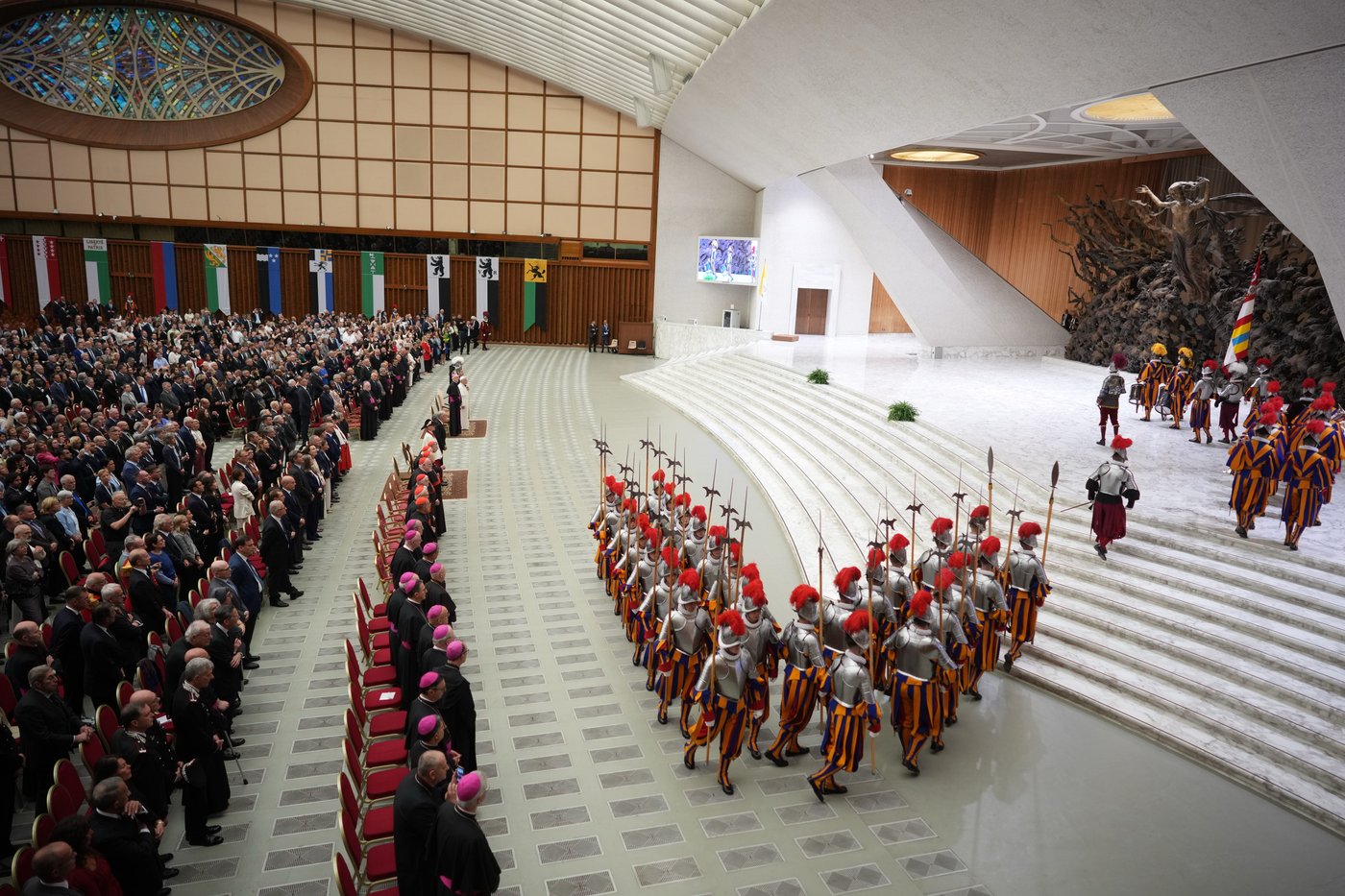 The Pontifical Swiss Guard’s newest recruits join the world's oldest standing army, in photos | iNFOnews.ca