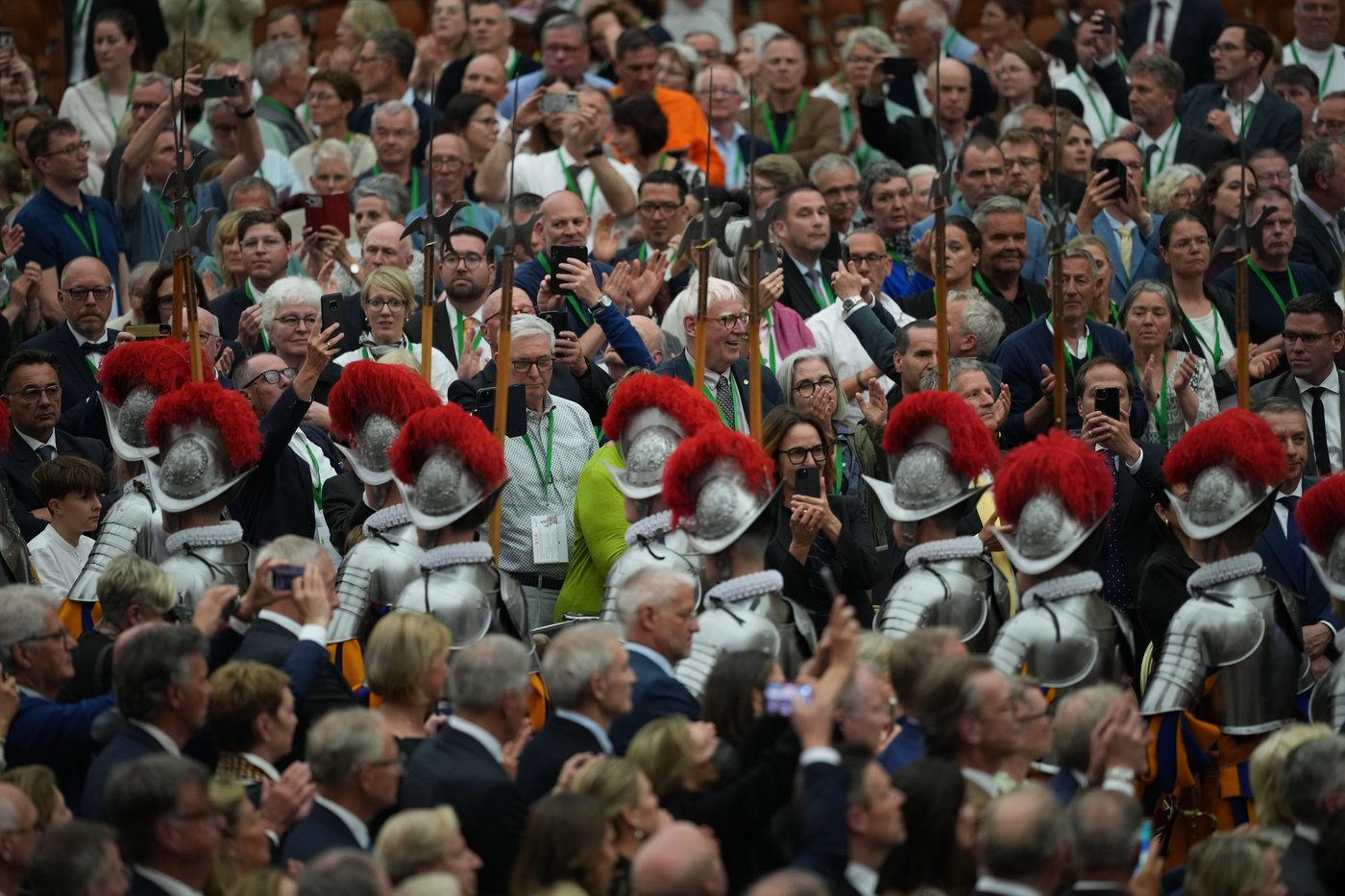 The Pontifical Swiss Guard’s newest recruits join the world's oldest standing army, in photos | iNFOnews.ca