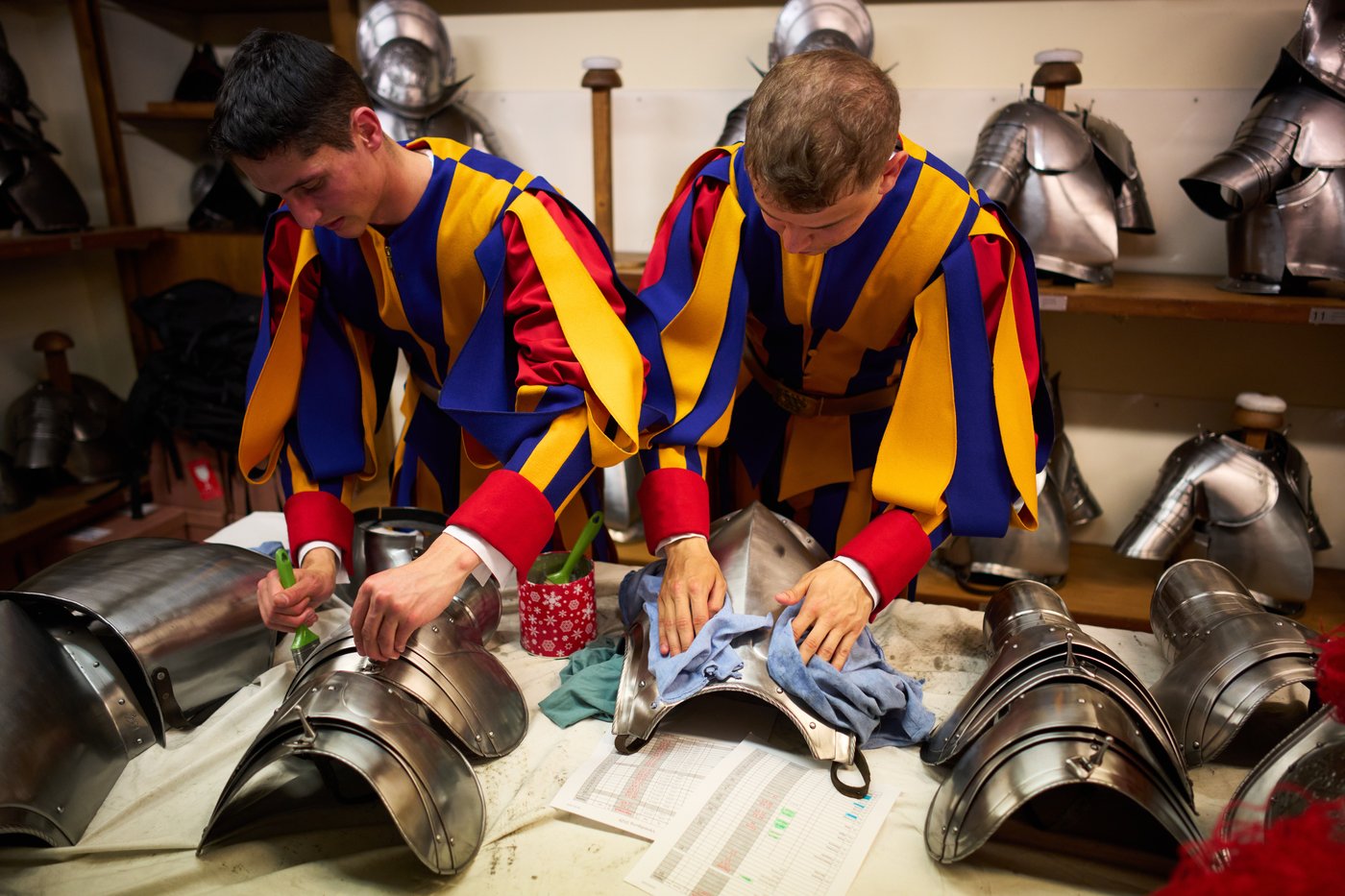 The Pontifical Swiss Guard’s newest recruits join the world's oldest standing army, in photos | iNFOnews.ca