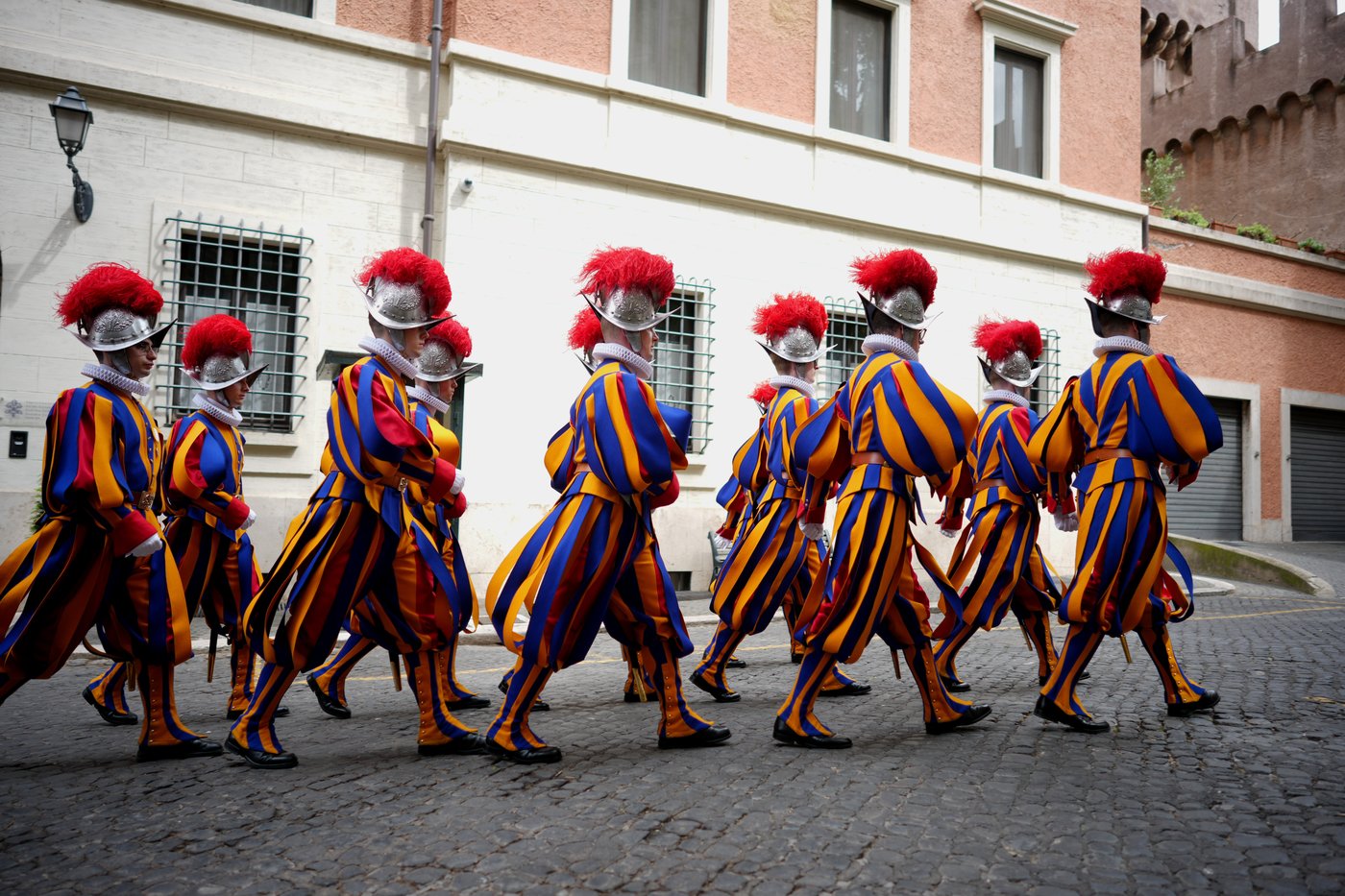 The Pontifical Swiss Guard’s newest recruits join the world's oldest standing army, in photos | iNFOnews.ca