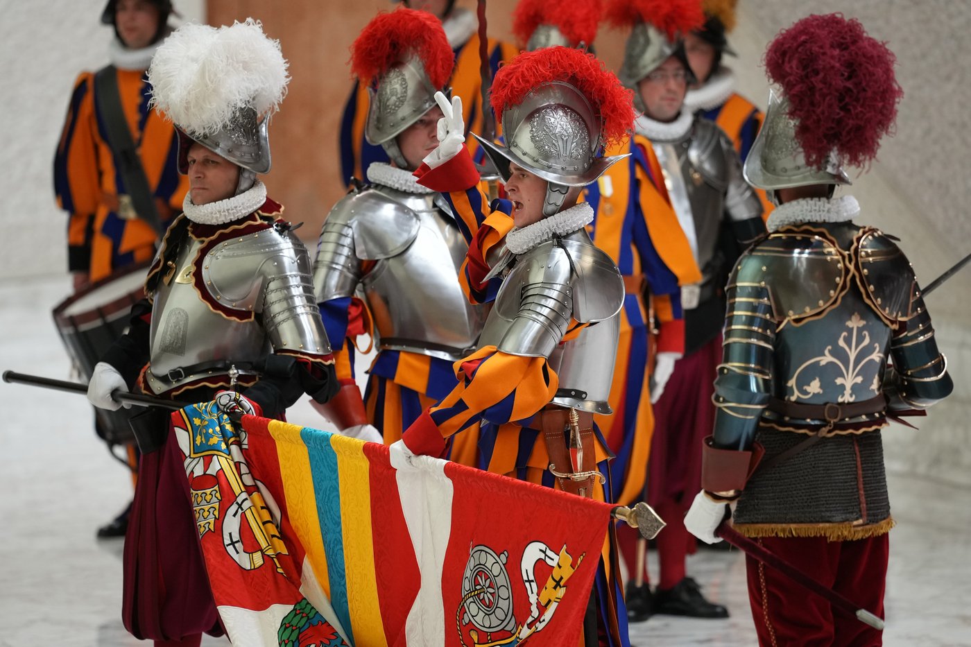 The Pontifical Swiss Guard’s newest recruits join the world's oldest standing army, in photos | iNFOnews.ca