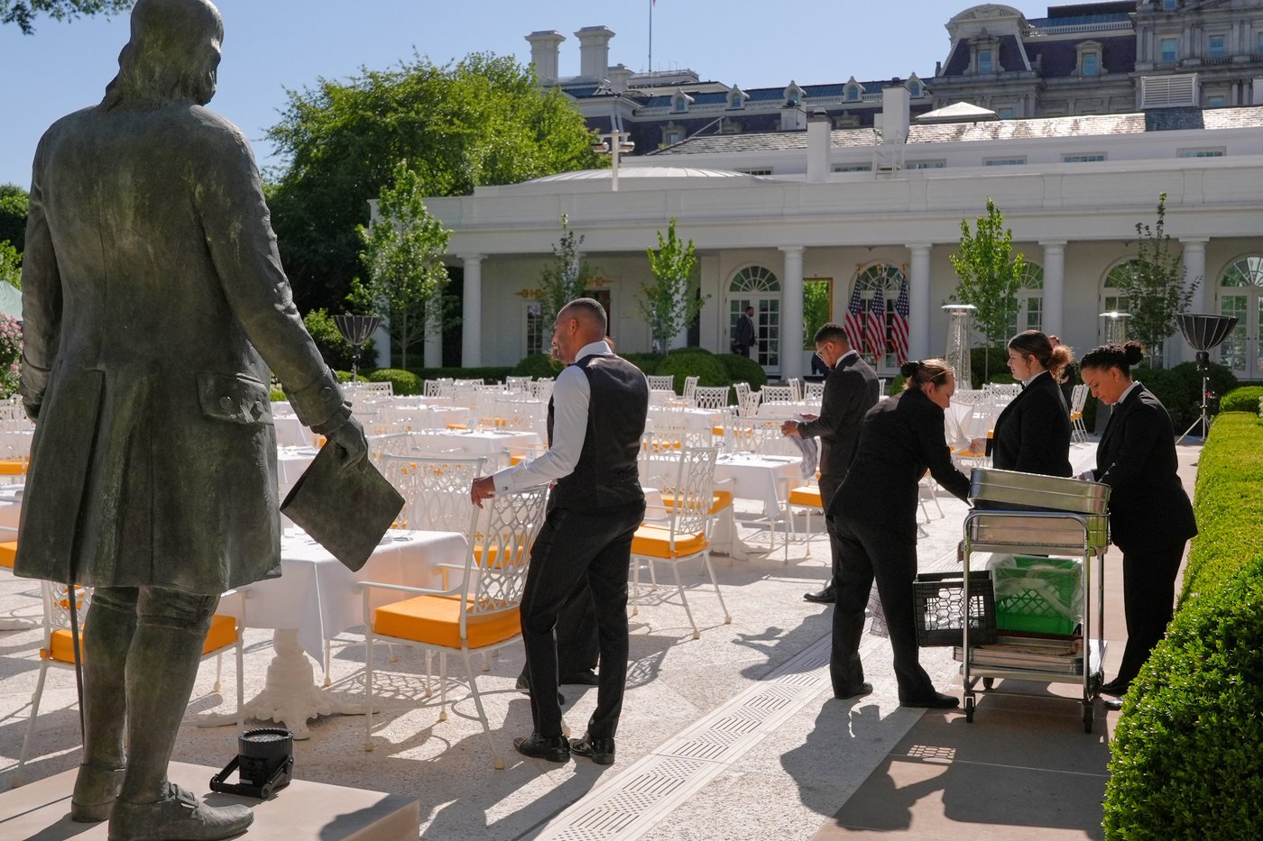Inside Trump's remake of the White House Rose Garden. First a stone patio, then statues | iNFOnews.ca Inside Trump's remake of the White House Rose Garden. First a stone patio, then statues | iNFOnews.ca