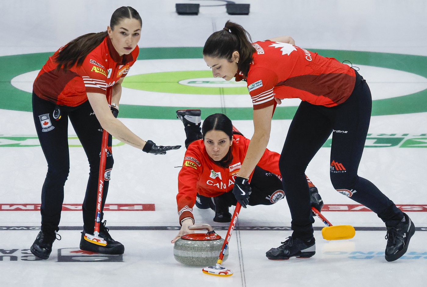 Einarson's second Shannon Birchard on her game at world curling championship | iNFOnews.ca Einarson's second Shannon Birchard on her game at world curling championship | iNFOnews.ca